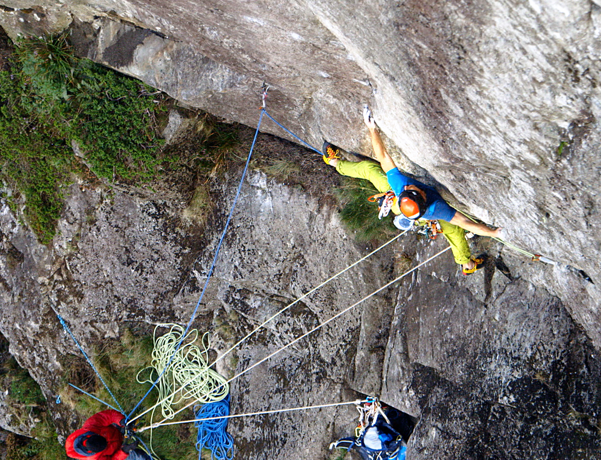 Neil Gresham on the lower wall of Lexicon (E11 7a). Photo: Alastair Lee/Posing Productions
